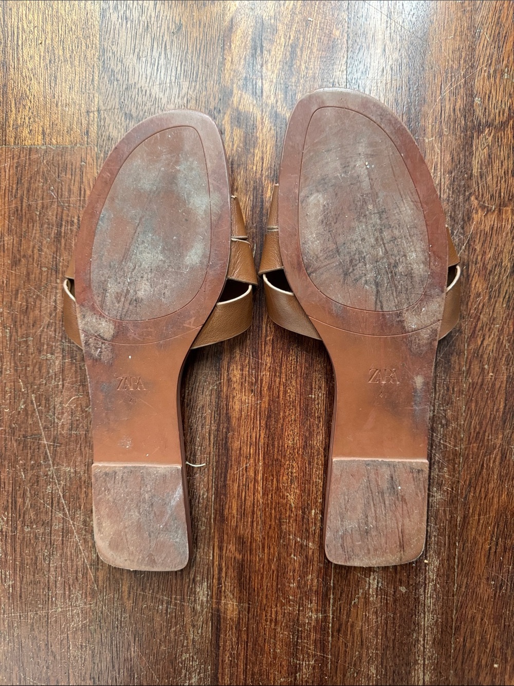 Zara Brown Flat leather sandals with crossed straps at front - Picture 6 of 9
